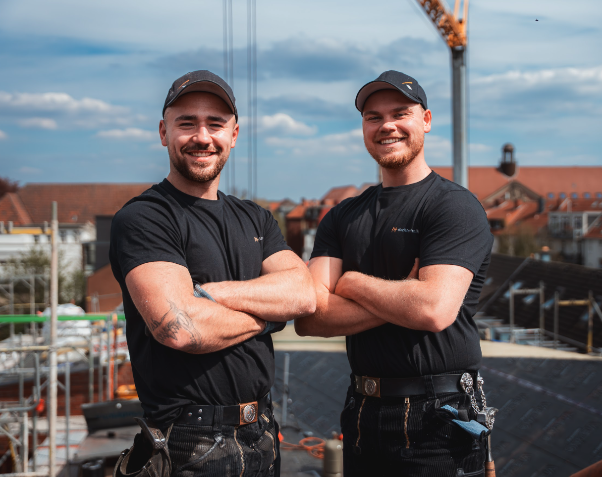 Das Team von KH-Dachtechnik auf der Baustelle